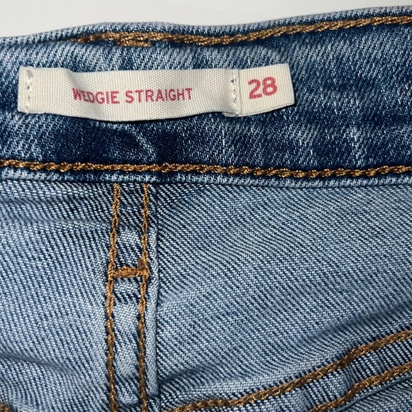 Levi’s Premium Wedgie Straight Fit Jeans Medium Wash Size 28 - Picture 3 of 10